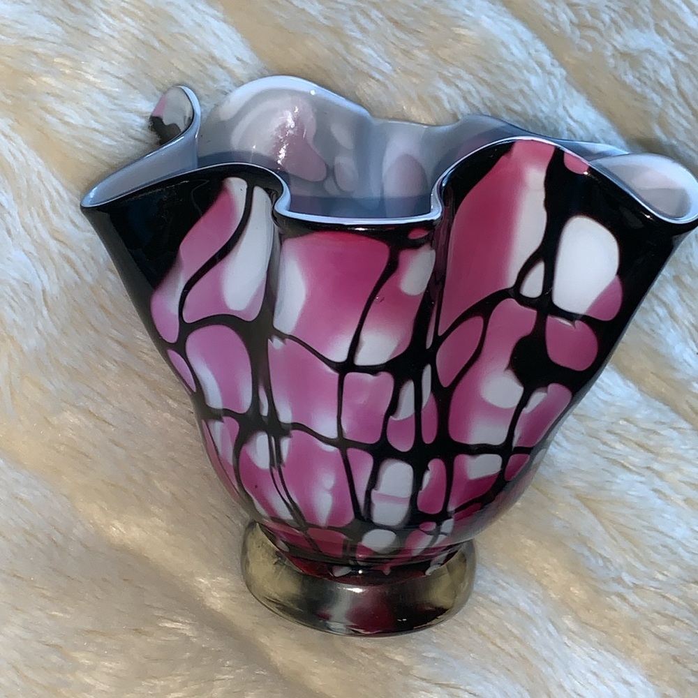 Vintage unique pink black scalloped glass bowl vase decor